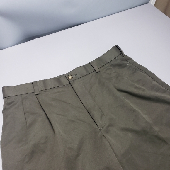 Roundtree and yorke easy care green mens shorts size 36 - Picture 2 of 9
